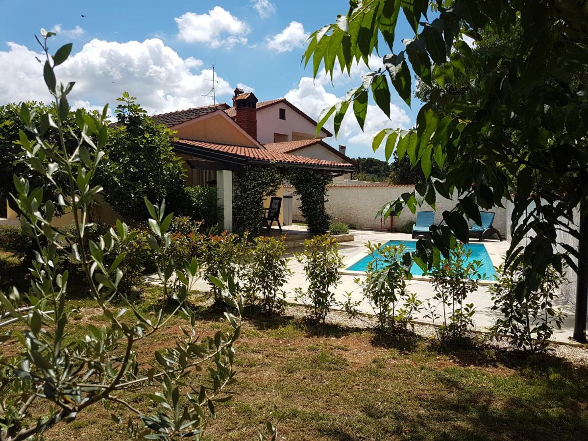 Rustic House With Private Swimming Pool Villa Pula Buitenkant foto